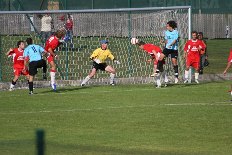 gal/08. Spieltag- SV Reischach-Rasen/2006-10-24 - SVR gg. Rasen-Antholz 061.jpg